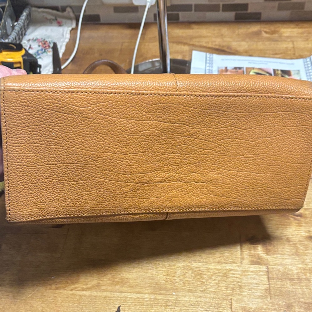 Burberry authentic  Brown Leather Shoulder Bag Free COA included - Picture 4 of 13